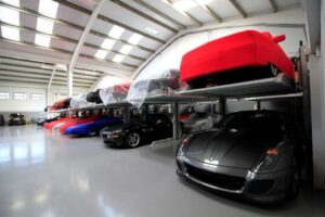 Hydraulic two-post car parking lift for home garage