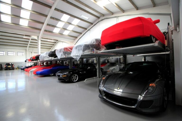 Hydraulic two-post car parking lift for home garage